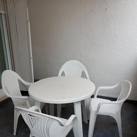 2 Habitaciones, 4 Personas *